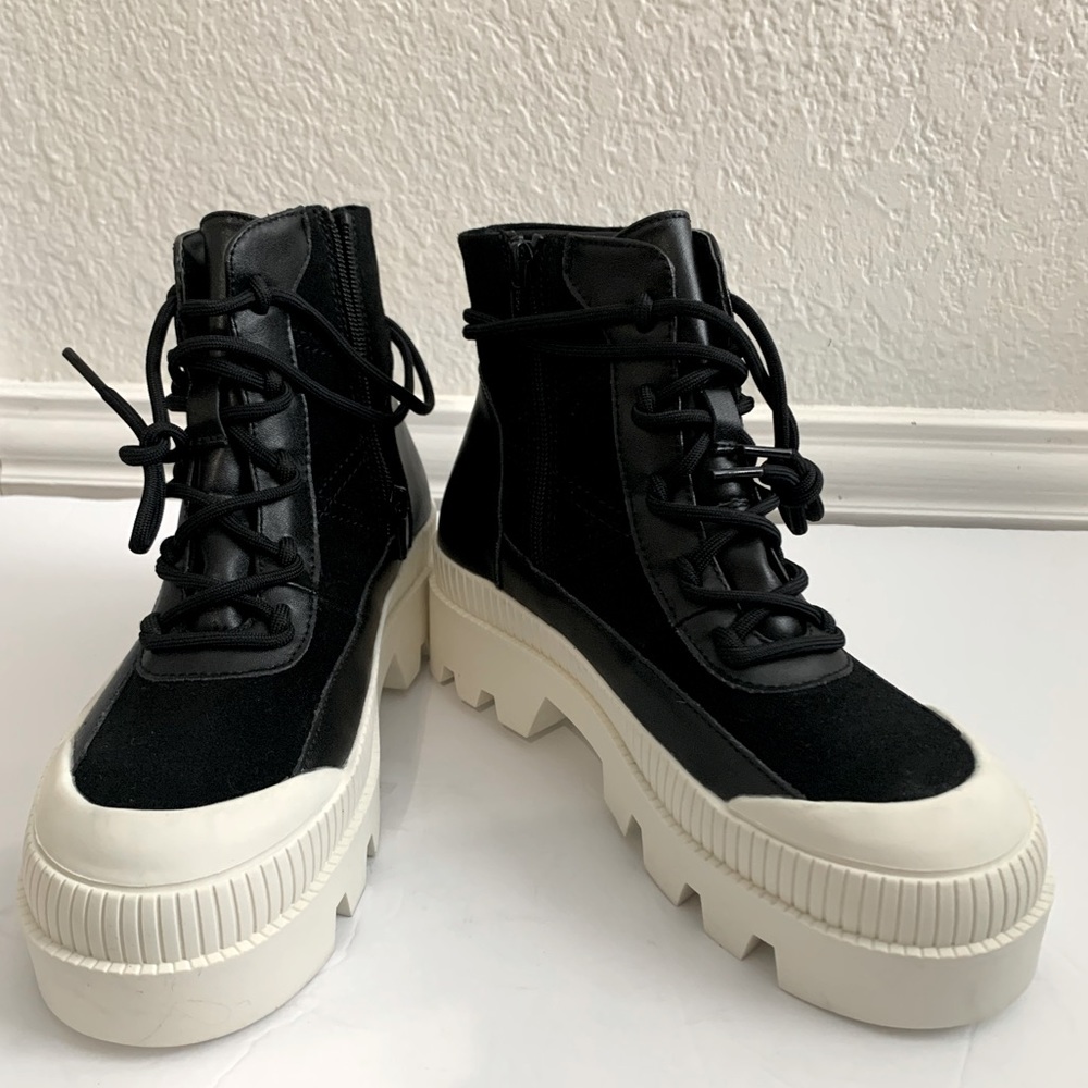 NWOTB GB by Gianni Bini The Wander Lust High Top Lug Sole Platform Booties 7.5